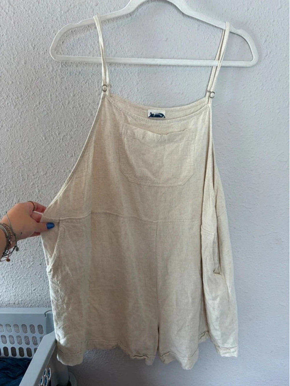 Arula cream romper size X. Waist line is 25in across. Viscose/linen blend